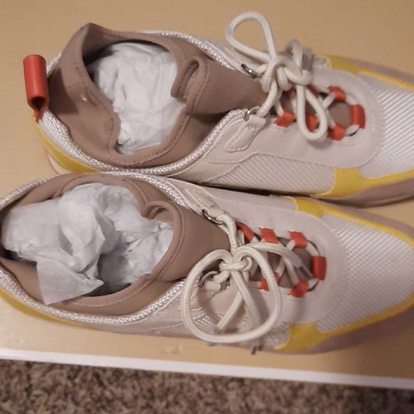 Micheal Kors Lula Trainer - Picture 4 of 4